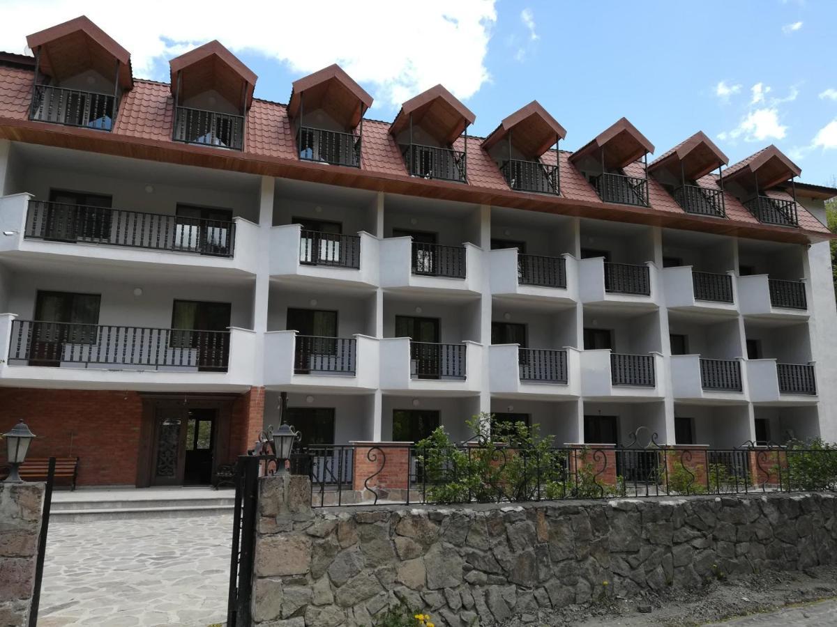 Hotel Iveria أباستوماني المظهر الخارجي الصورة